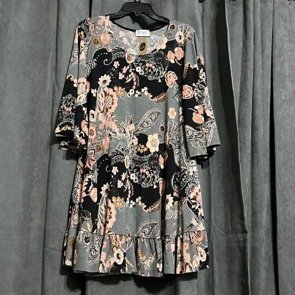C. Christian Dresses | C. Christian Los Angeles 1xl Dress. | Color: Black/Gray | Size: 1x | Amypwatson7126's Closet C. Christian Dresses | C. Christian Los Angeles 1xl Dress. | Color: Black/Gray | Size: 1x | Amypwatson7126's Closet
